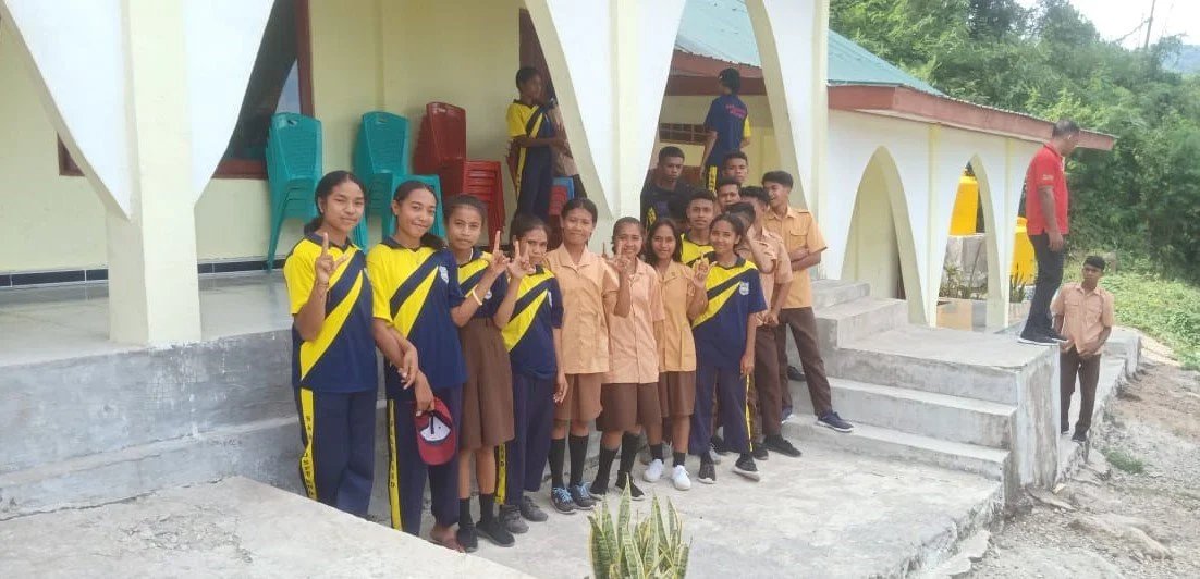 Scholieren op Flores blij met nieuwe voorzieningen