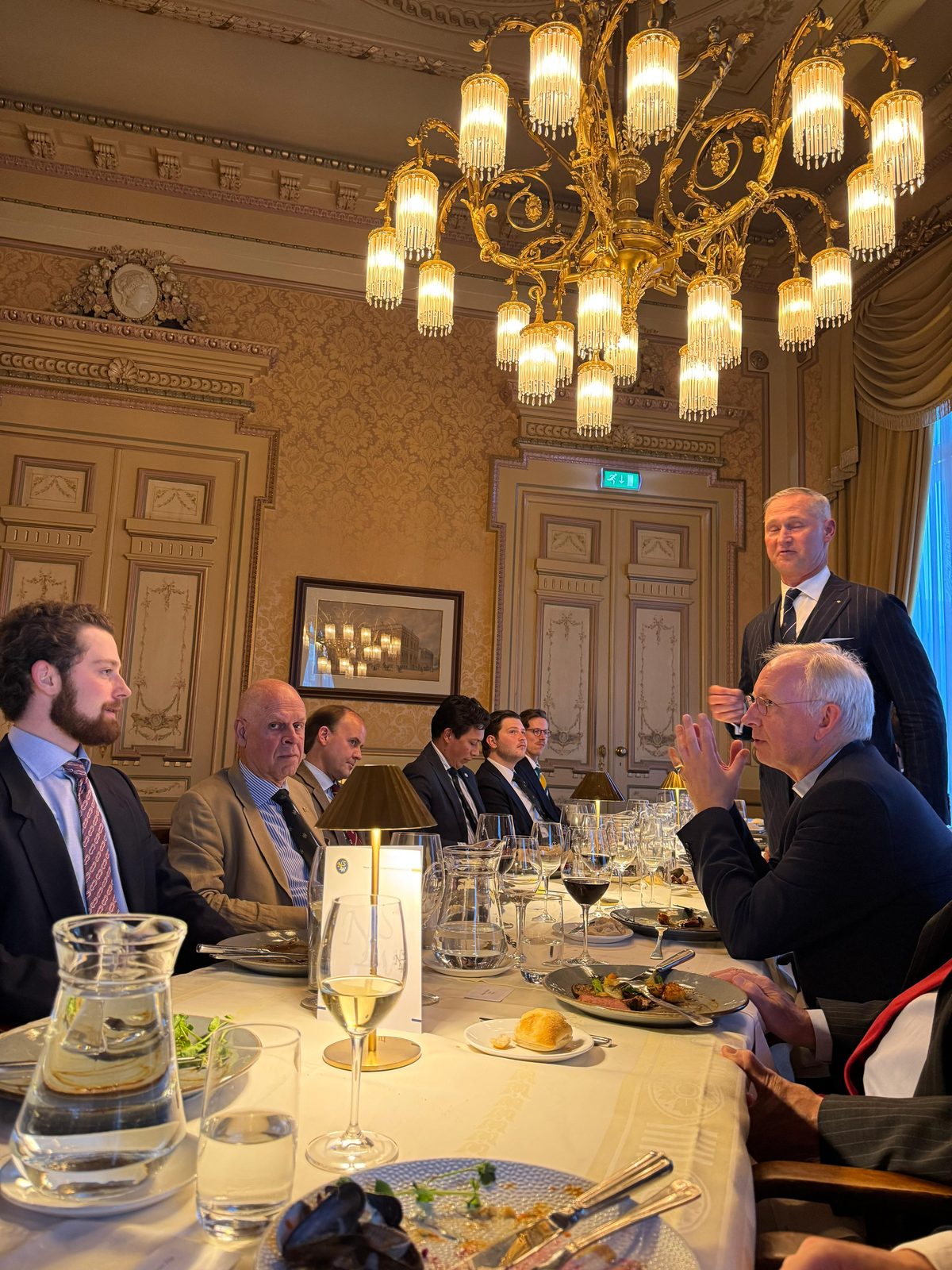 Joost Röselaers spreekt aan de Saint-Lazaretafel