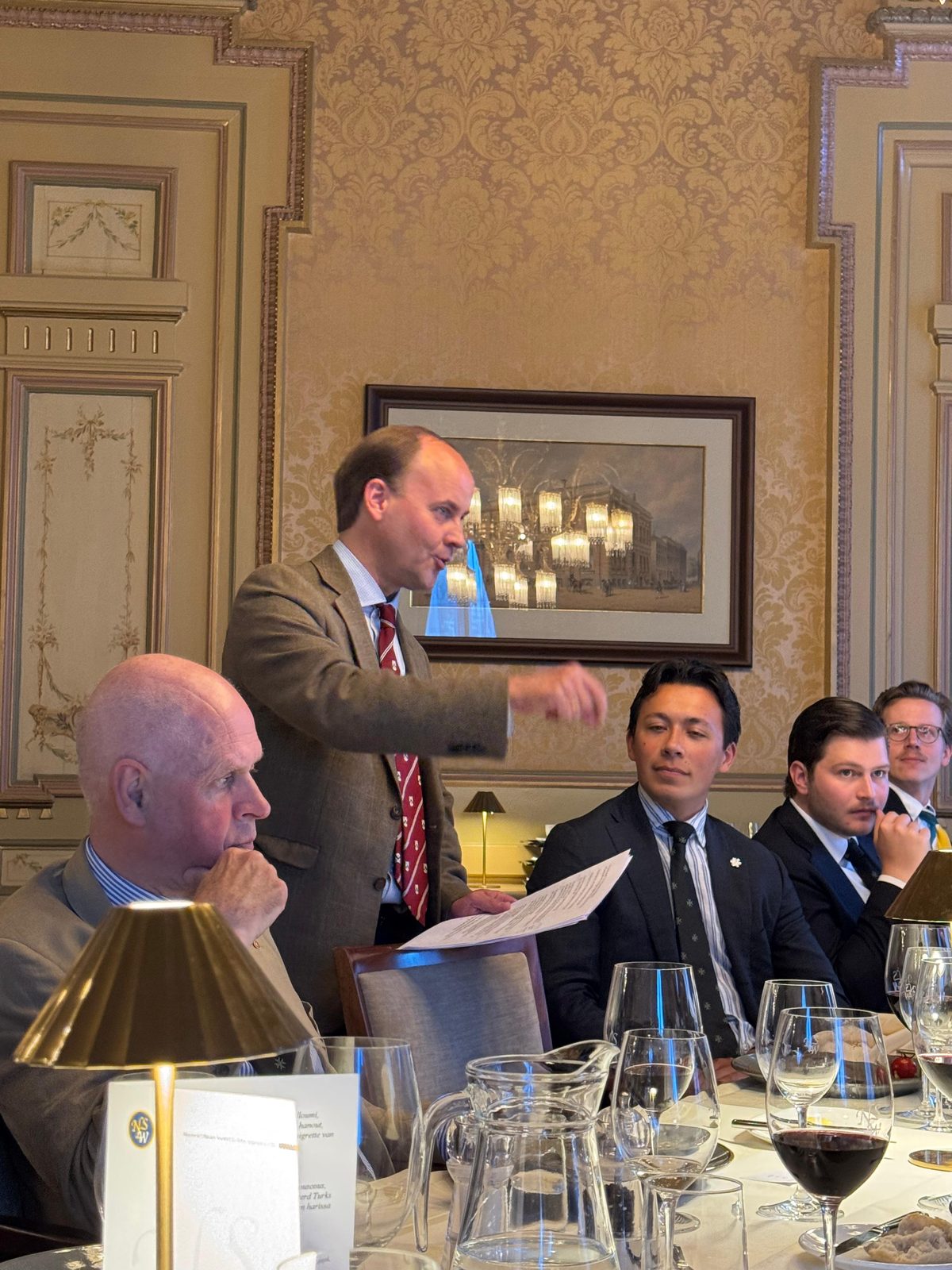 Joost Röselaers spreekt aan de Saint-Lazaretafel